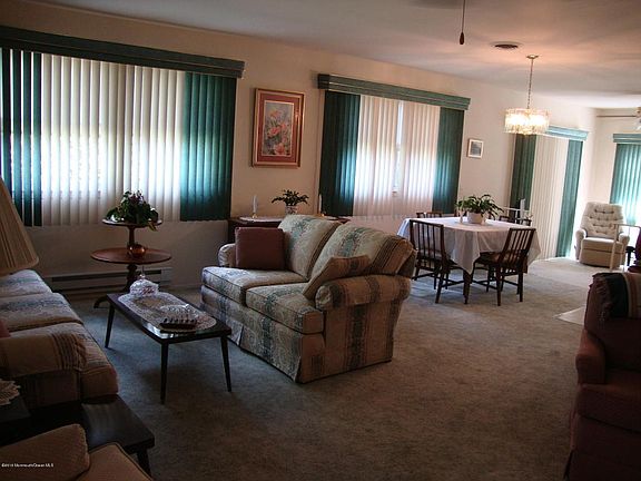 3rd image of 10 Longwood Dr #72