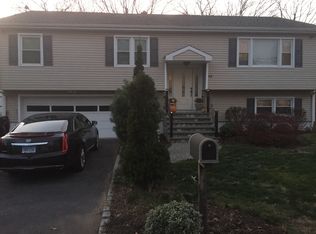 25 Quinsey Dr, Bridgeport, CT 06606