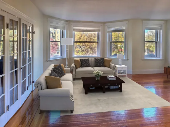 1033 Beacon St, Brookline, MA