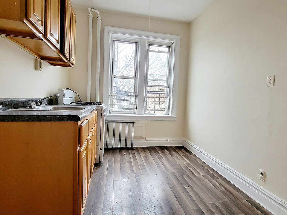 1st image of 3 Gardner Ave #44