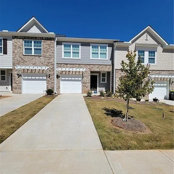 209 Swindon Dr — Photo 2