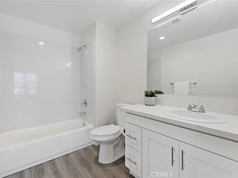 419 N Chandler Ave #423 — Photo 2
