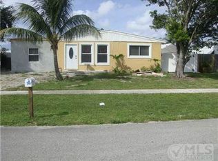587 Owosso Rd, Lake Worth, FL 33462