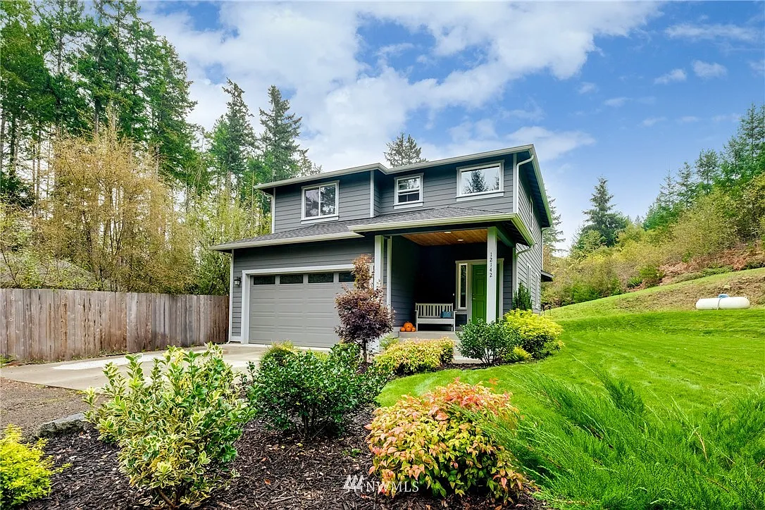 12142 Wye Lake Boulevard SW photo 1