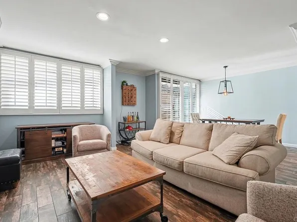 14141 Dickens St APT 111, Sherman Oaks, CA 91423