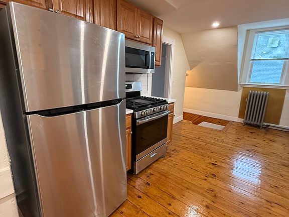 2nd image of 25 Osgood St #3