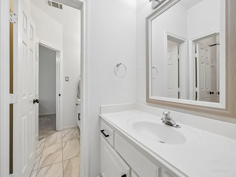 14 Guinevere Pl — Photo 28