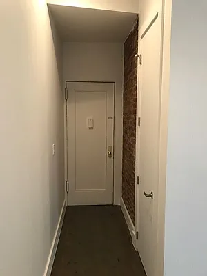 Rented by City Prime Commercial Realty  | media 14