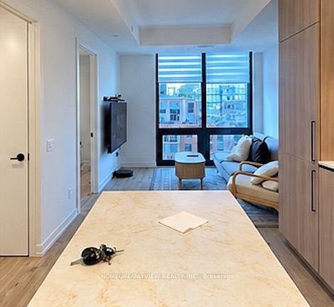 4th image of 35 Parliament St #905