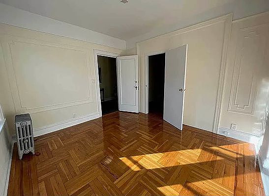 4th image of 4005 50th Ave #1