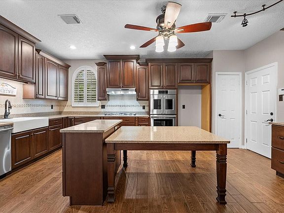 3rd image of 1006 Chesterwood Dr