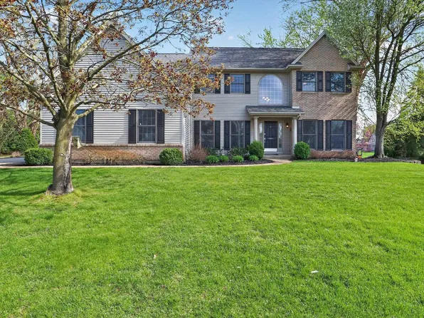 51801 Westport Ct, Granger, IN 46530