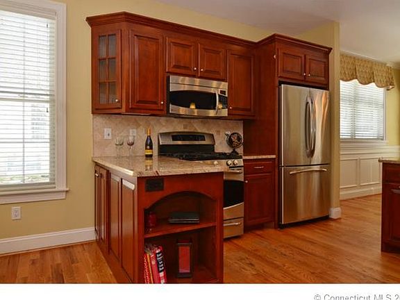 3rd image of 56 Montauk Way #56