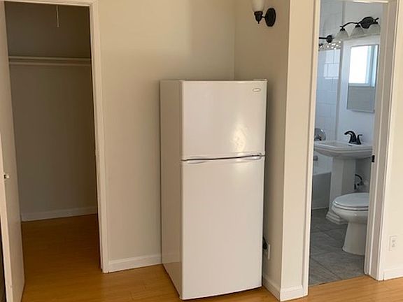 5th image of 1307 Federal Ave #11