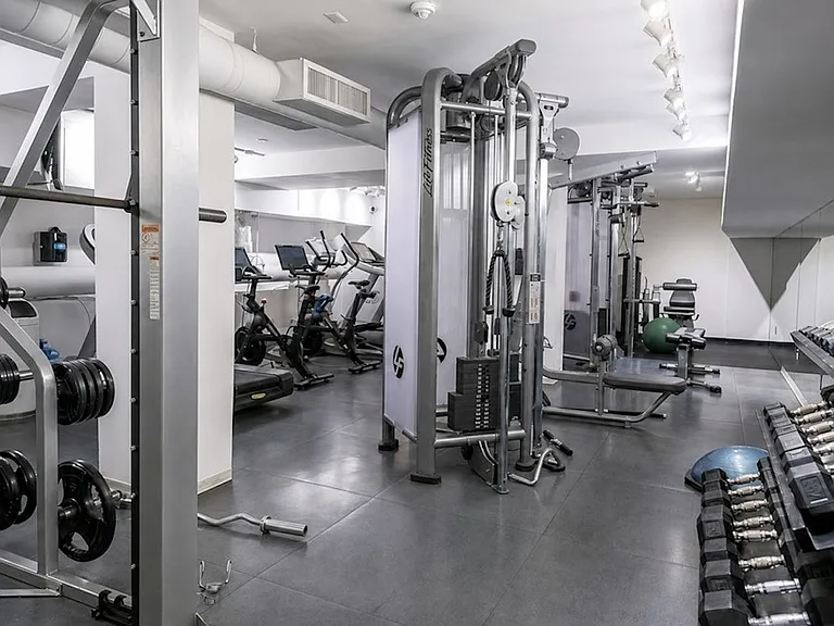 420 W 25th St #2D — Photo 10