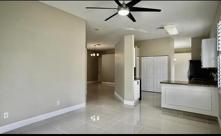 145 Prestige Dr — Photo 4