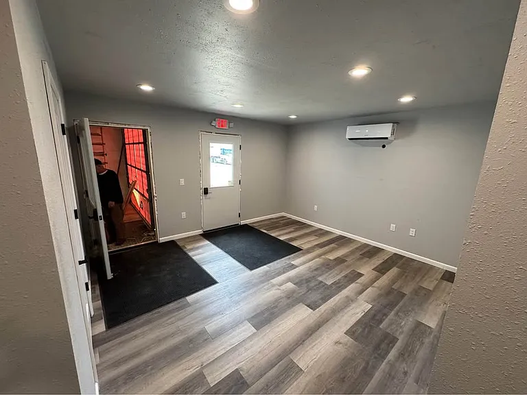 1227 Madison St — Photo 11