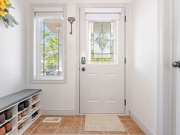 4th image of 39 Stoneham St
