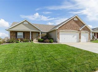 672 Big Bend Dr, Wentzville, MO 63385