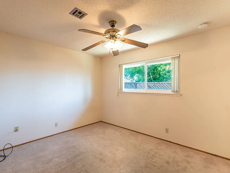 315 Heidi Dr — Photo 15