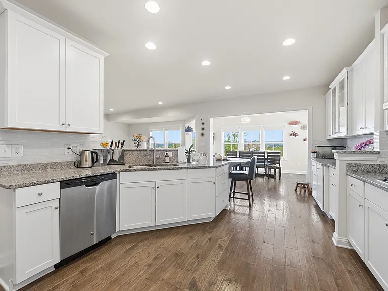 512 Quarry Point Rd — Photo 13