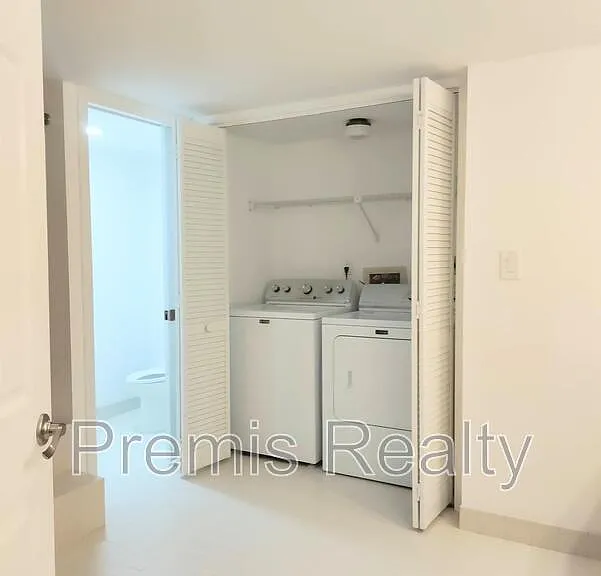 14820 Rue De Bayonne #1 — Photo 29