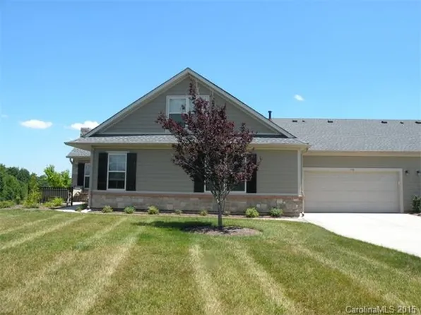 778 Ledgestone Ct, Tega Cay, SC 29708