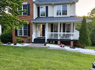 1733 Meadows Rd, Vinton, VA 24179