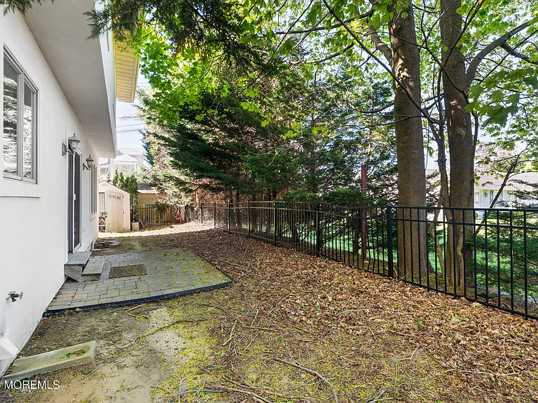 230 Norwood Ave — Photo 34
