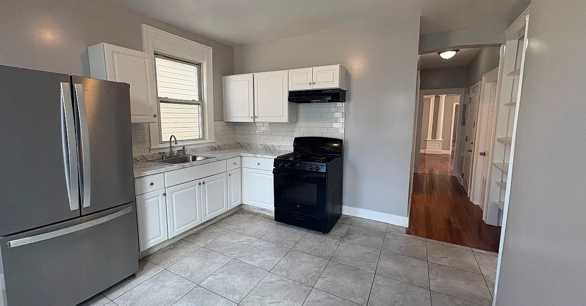 3 bed, $2,095 — Photo 4