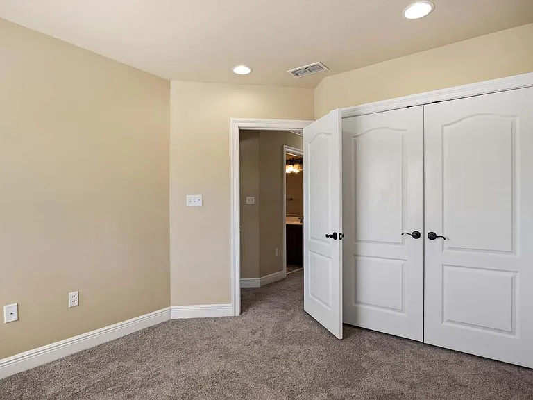 106 Dominica Ct — Photo 23