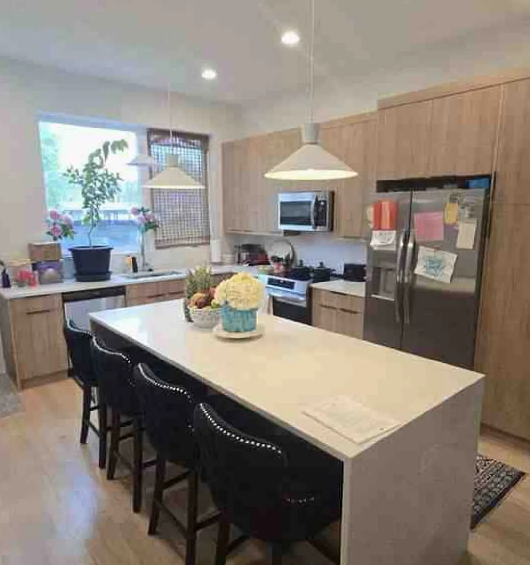 6457 S Rhodes Ave — Photo 2