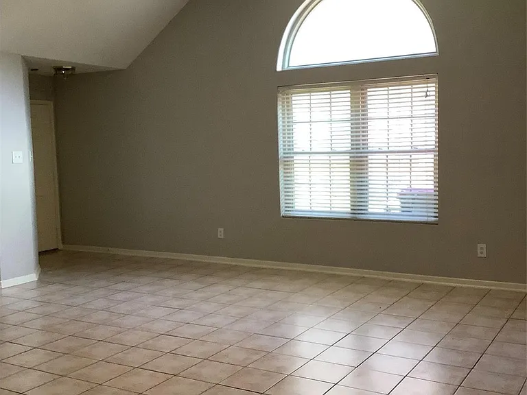 18215 Major Glen Cir — Photo 20