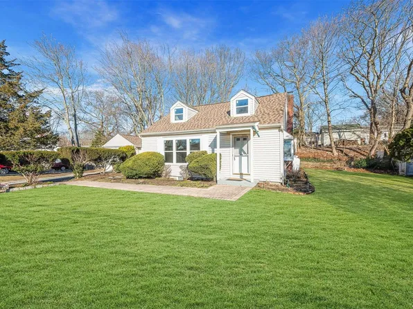 77 Groveland Park Boulevard, Sound Beach, NY 11789