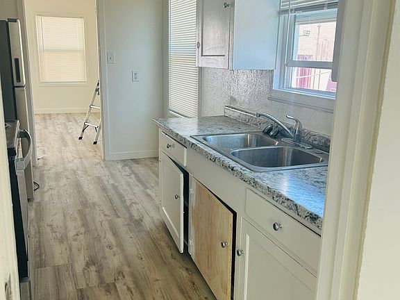 5th image of 4018 43rd St #A