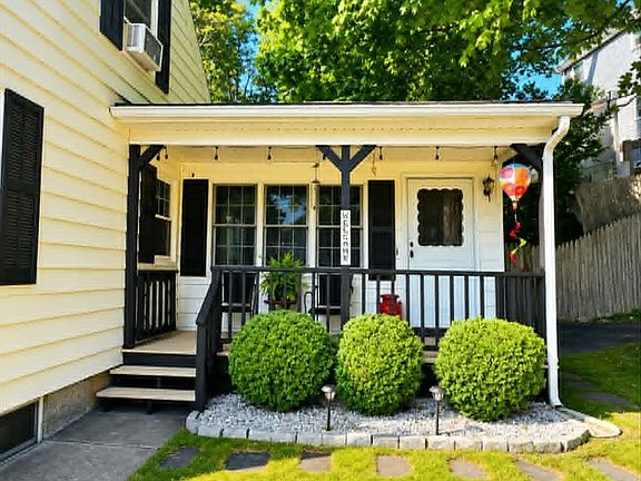 2nd image of 18 Hunnewell Rd