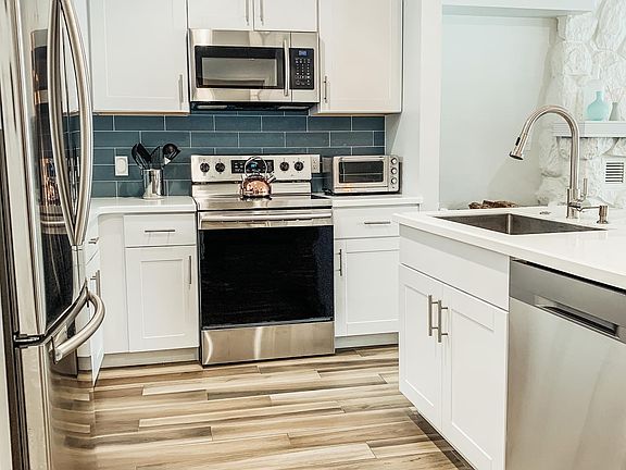 2nd image of 6896 Colony Dr