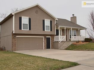 10112 N Lawn Ave, Kansas City, MO 64156