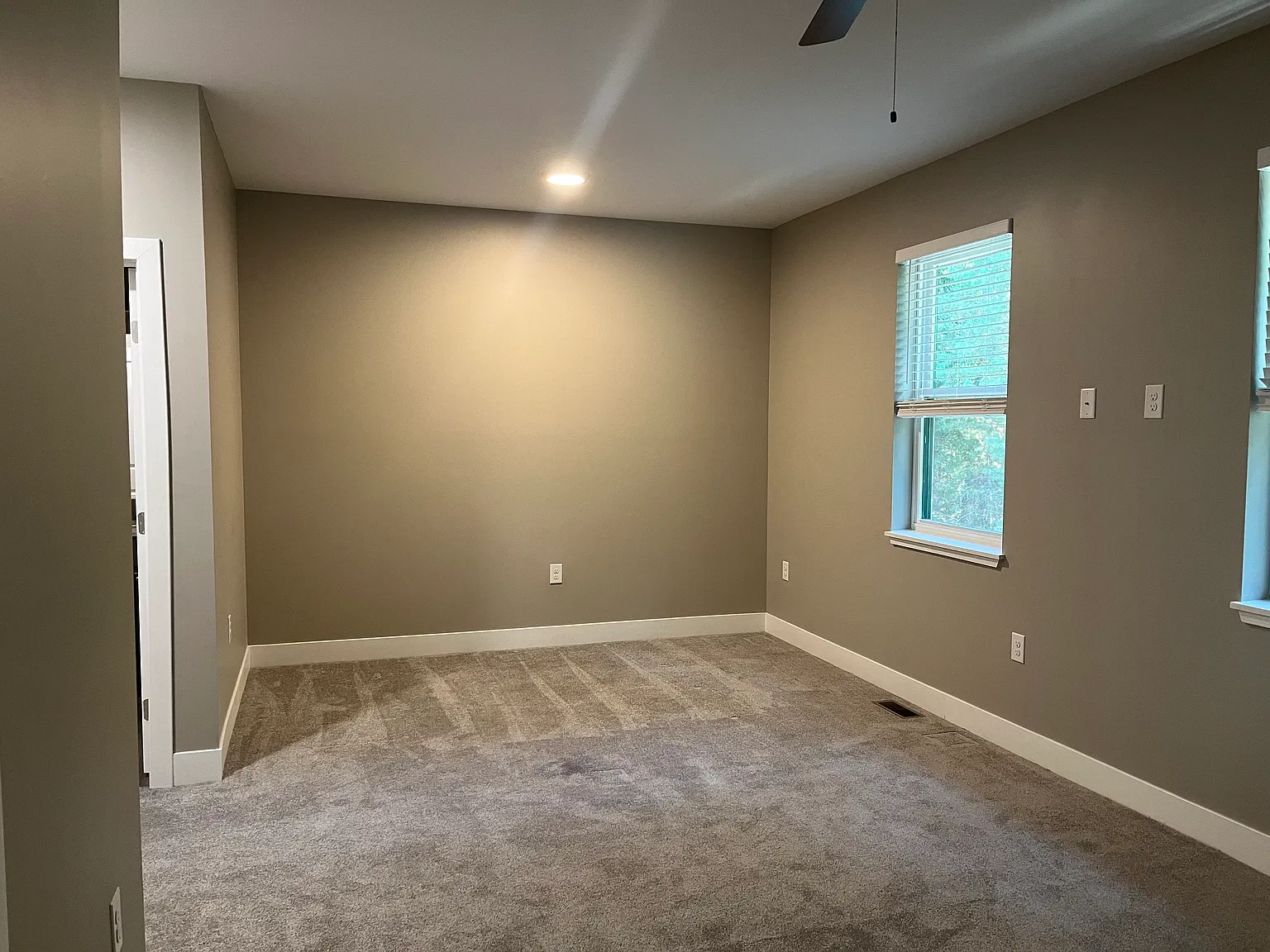1018 Phillips Pl — Photo 4