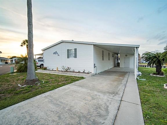 3rd image of 130 W Saint Annes Cir