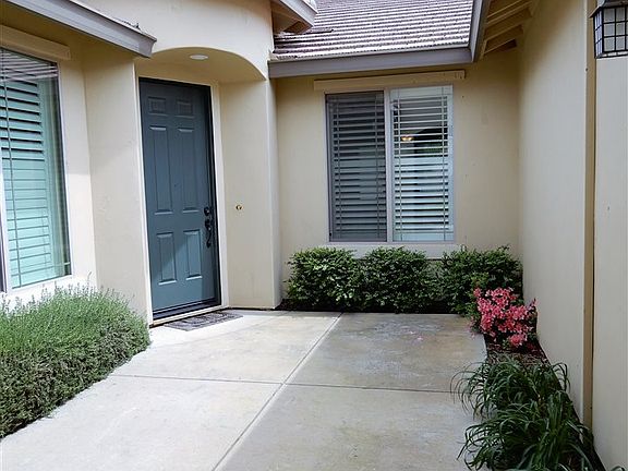 3rd image of 520 Castle Oaks Dr