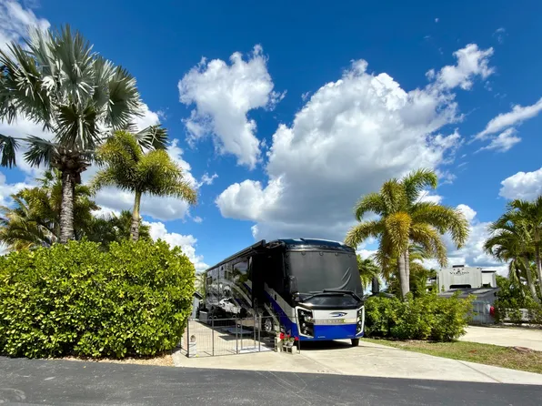 150 Smallwood Dr #142, Chokoloskee, FL 34138