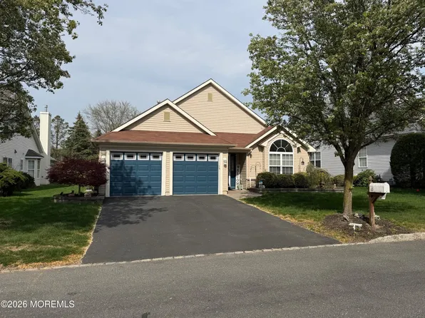 26 Ivy Hill Road, Lakewood, NJ 08701