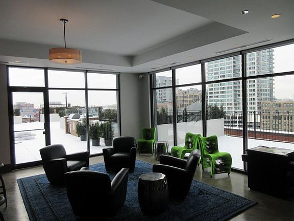 5th image of 700 N La Salle Dr #704