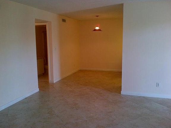 3rd image of 6900 SW 39th St APT 204J