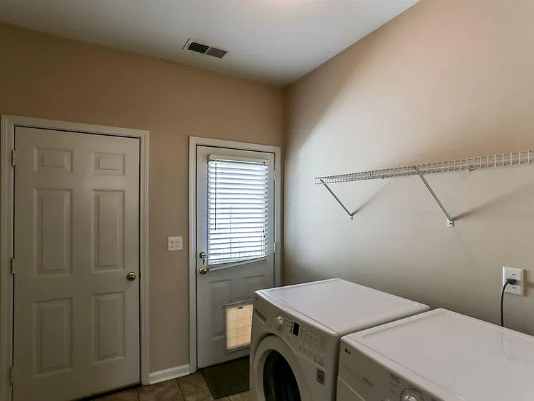 1136 Misty Isle Dr — Photo 13