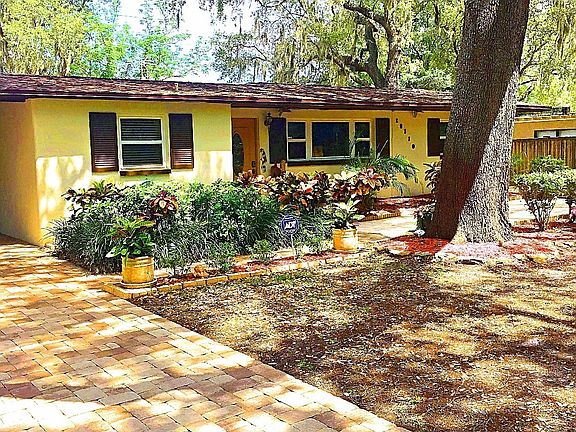 2nd image of 10110 Cliff Cir
