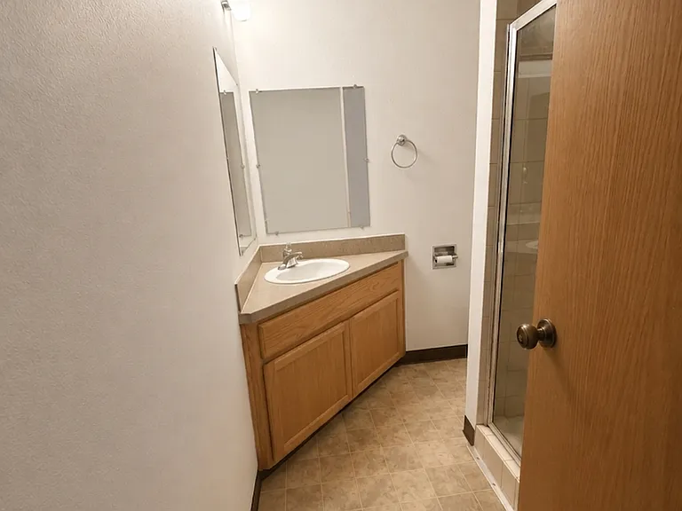 Tabor West Apartments — Photo 18