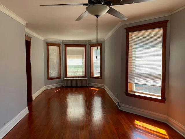 7016 S Prairie Ave — Photo 3