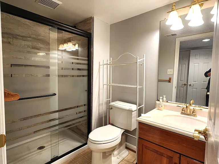 5965 Fairview Woods Dr — Photo 10